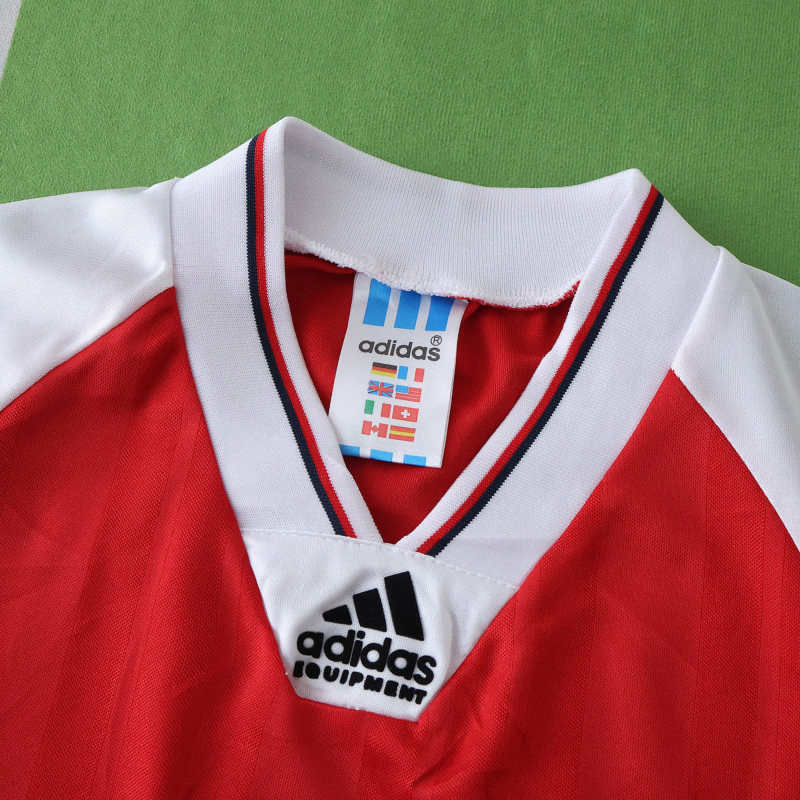 Kids Arsenal Home Kit 2025/26